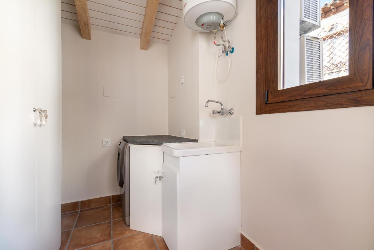 Aires De Toledo Apartment ภายนอก รูปภาพ