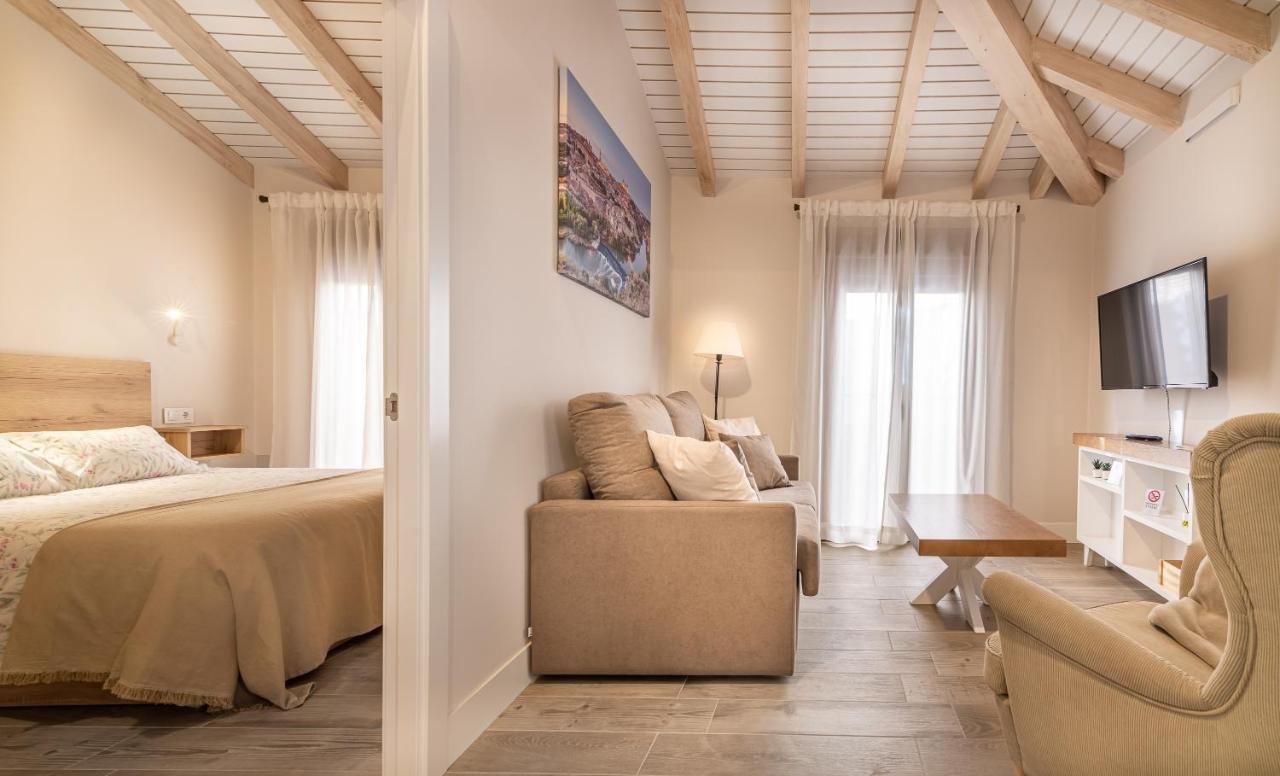 Aires De Toledo Apartment ภายนอก รูปภาพ